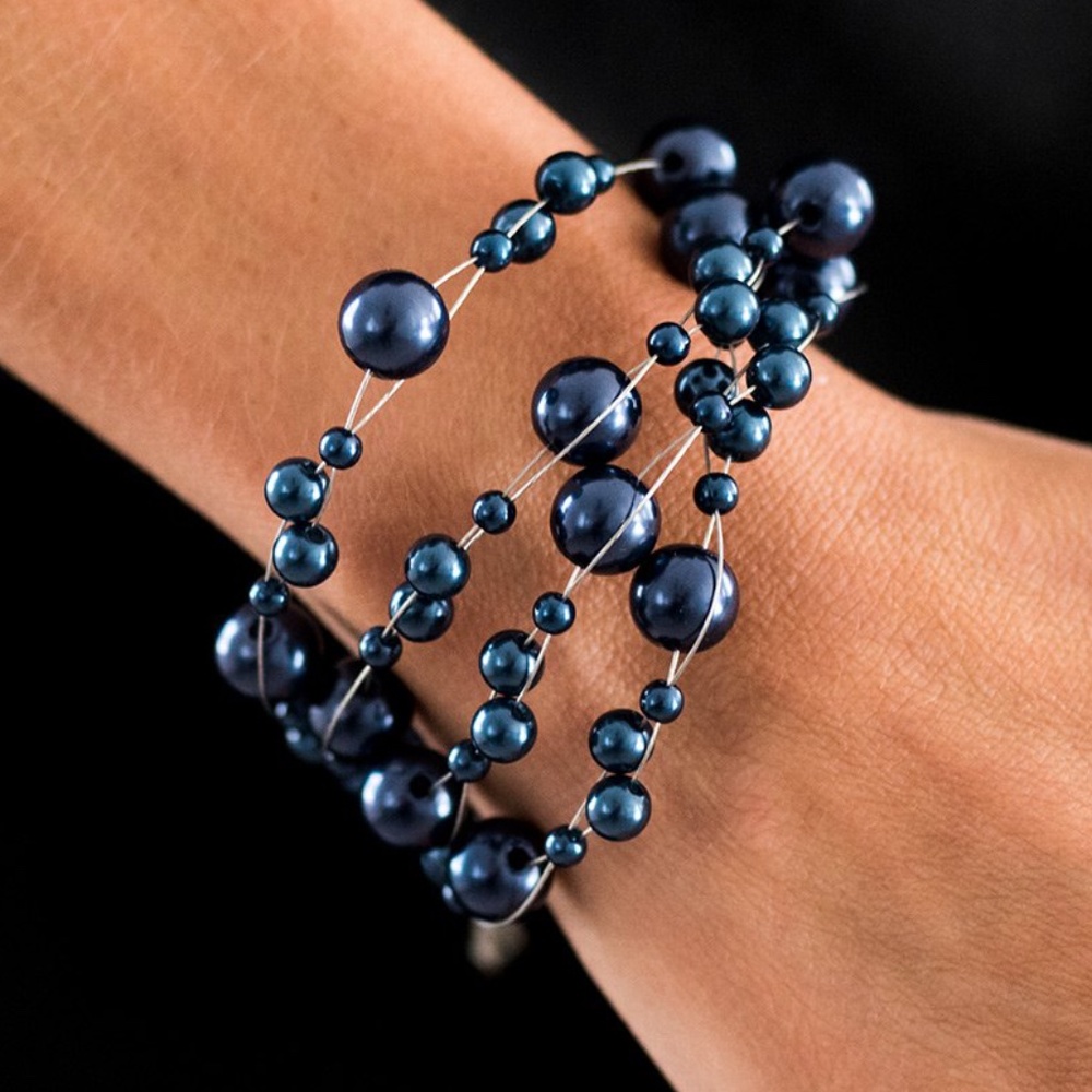 4 for $20 💙 Blue Floating Pearl Bracelet